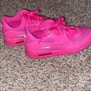 💗Fuchsia Nikes💗